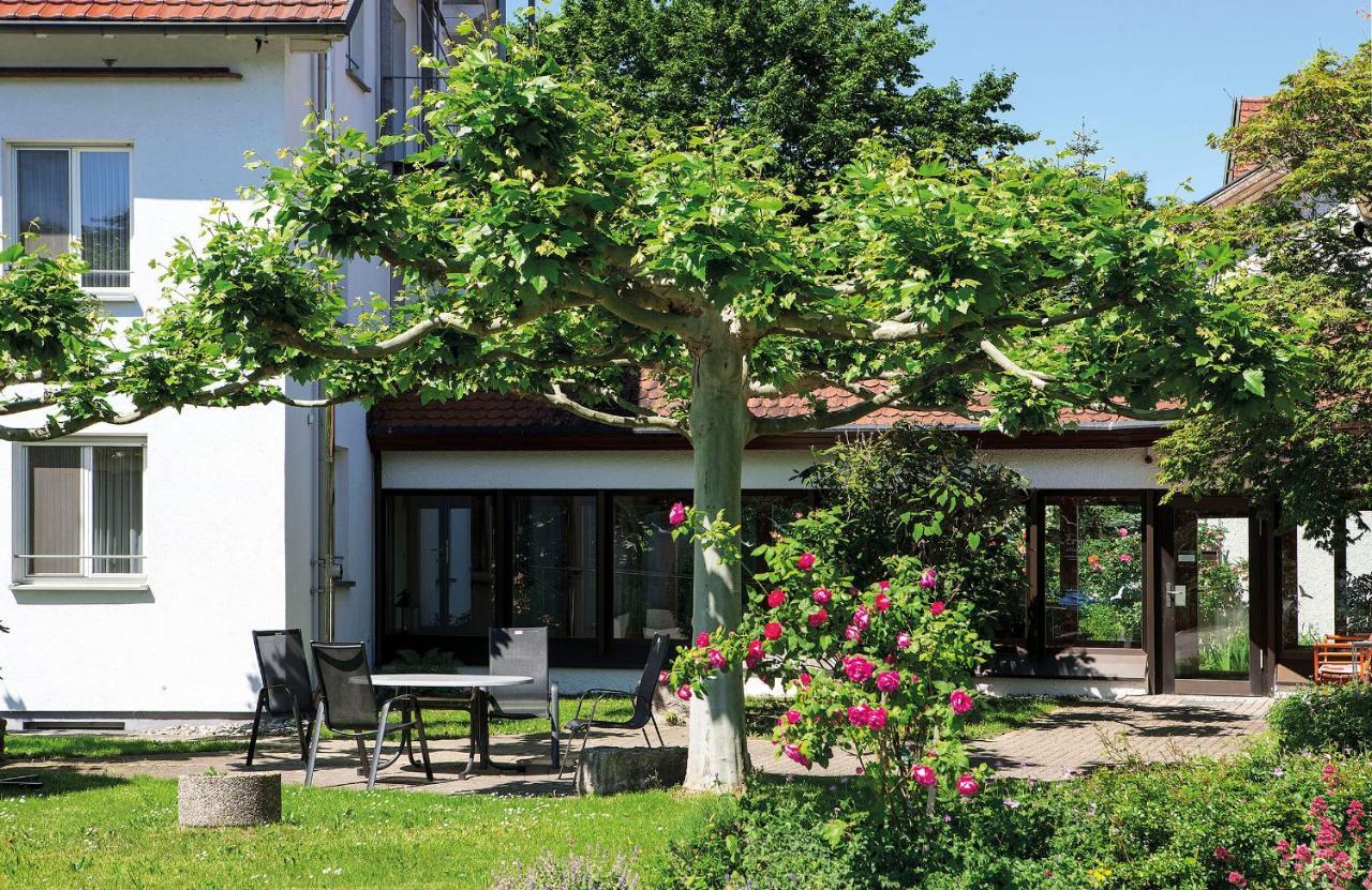 Hotel Gaestehaus St Theresia Bodensee Friedrichshafen Exterior foto